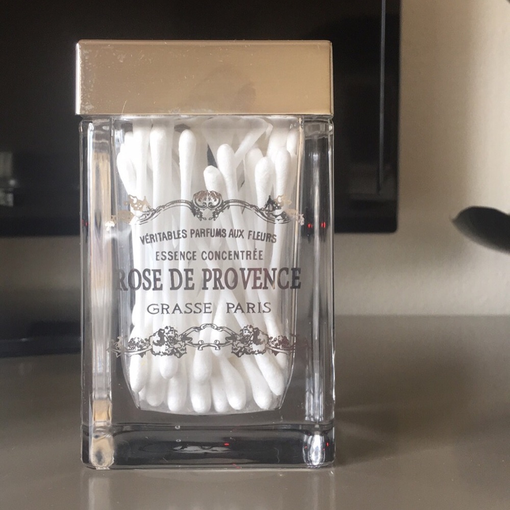Powder Room Accessories - Picture 4 of 6